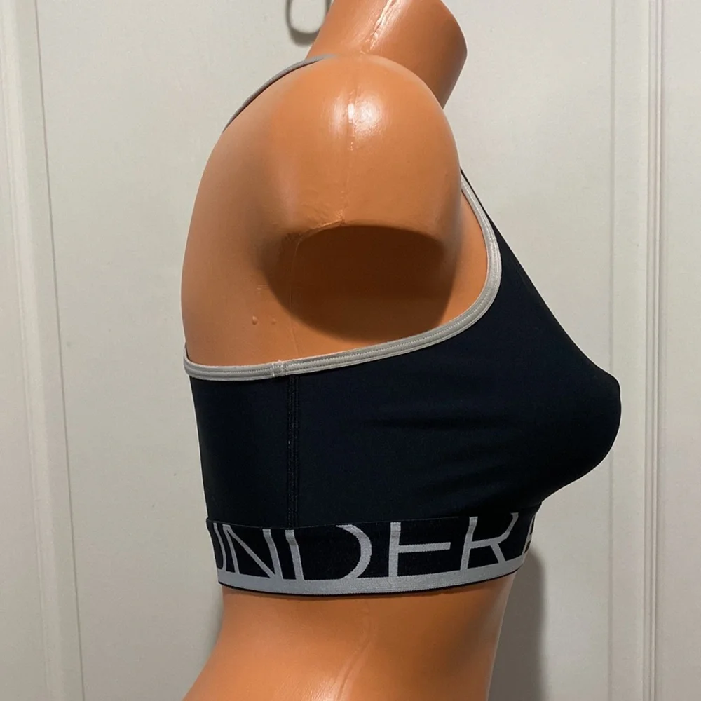UNDER ARMOUR Black Gray Logo Sports Bra M Medium EUC $45